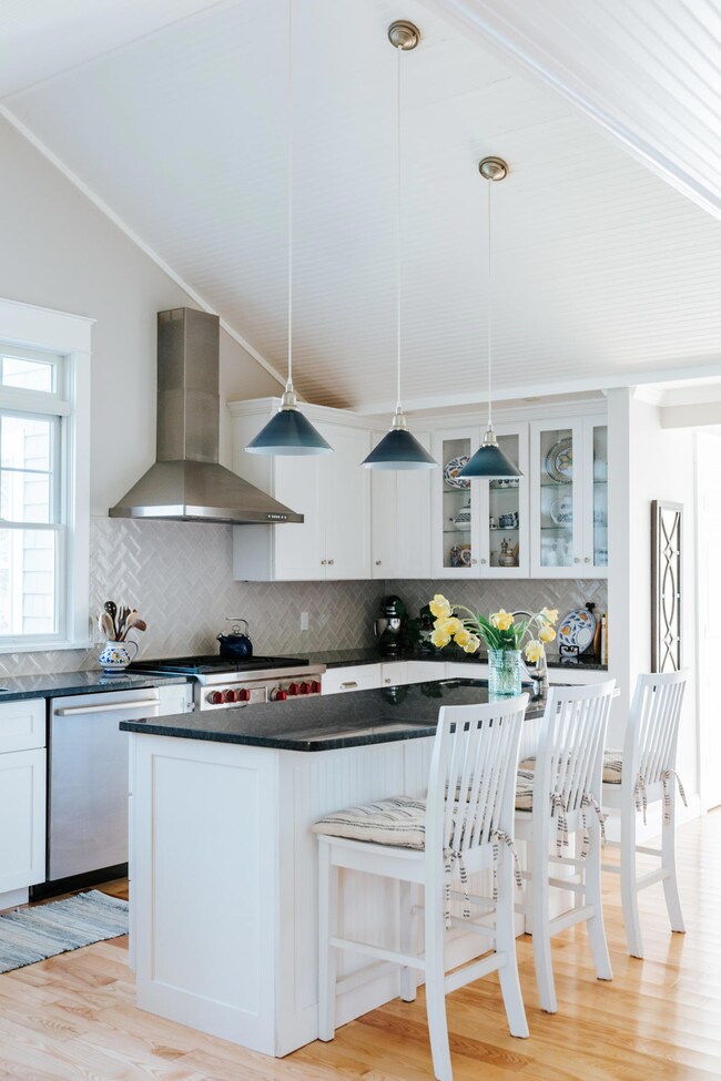 853_Merepoint_Rd-011