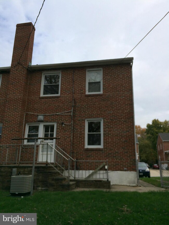 3135 Woodring Ave, Parkville, MD 21234 - photo 4