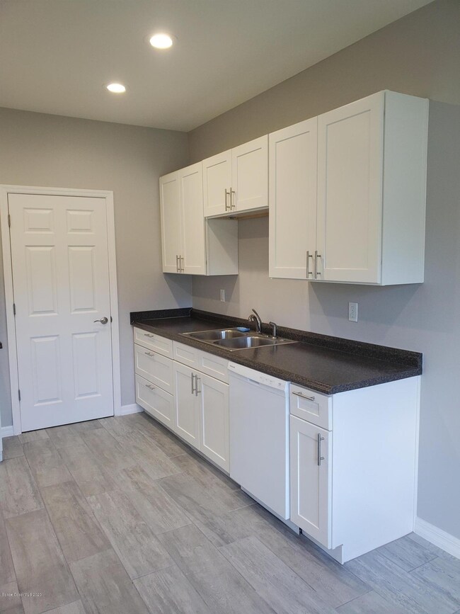 829 Ferndale Ave, Rockledge, FL 32955 - photo 5