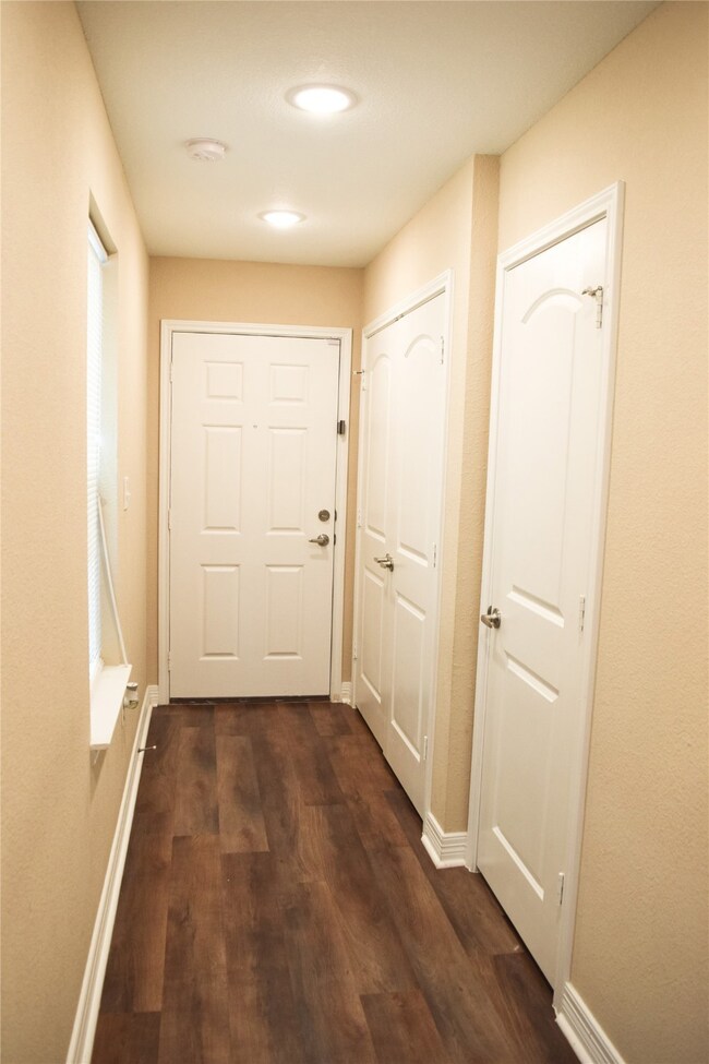 7835 Sealey St, Houston, TX 77088 - photo 3