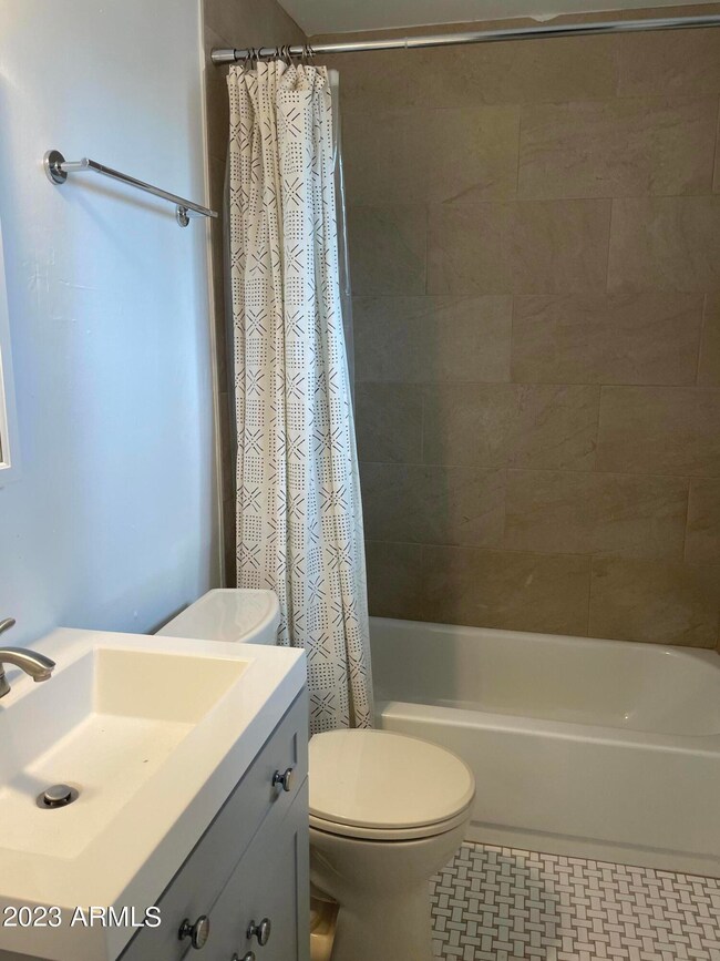 2242 N 29th Place unit 1, Phoenix, AZ 85008 - photo 5