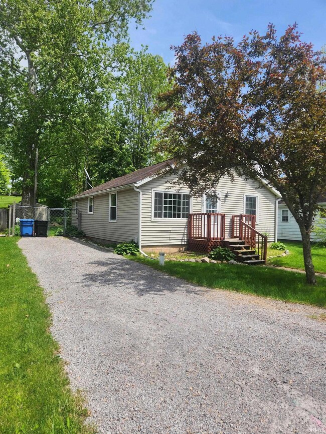 5290 N Blue Lake Rd, Churubusco, IN 46723 - photo 2