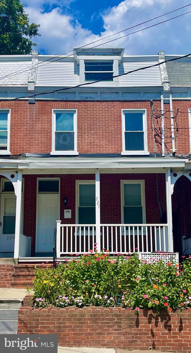 227 W 17th St, Wilmington, DE 19802 - photo 2