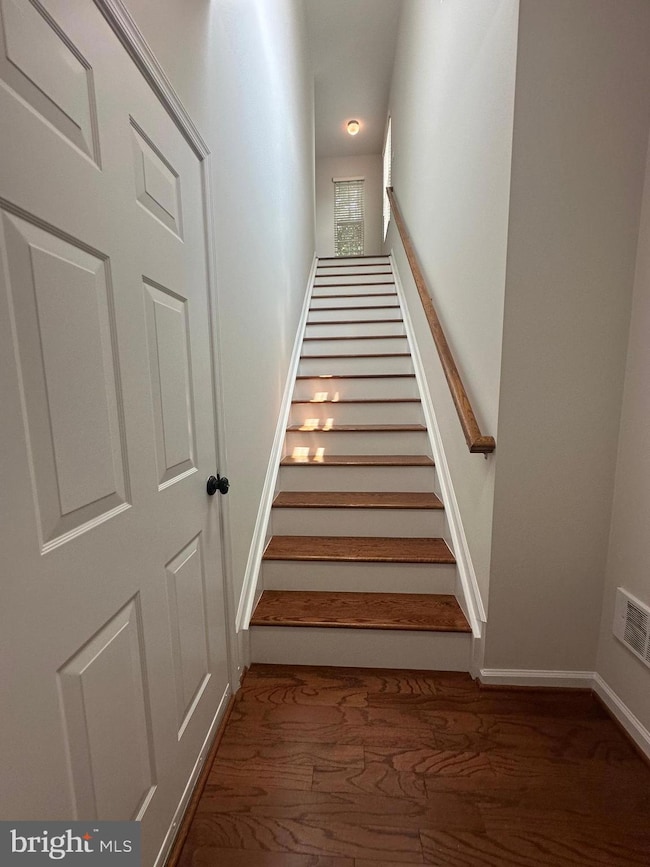 11181 Wortham Crest Cir, Manassas, VA 20109 - photo 3