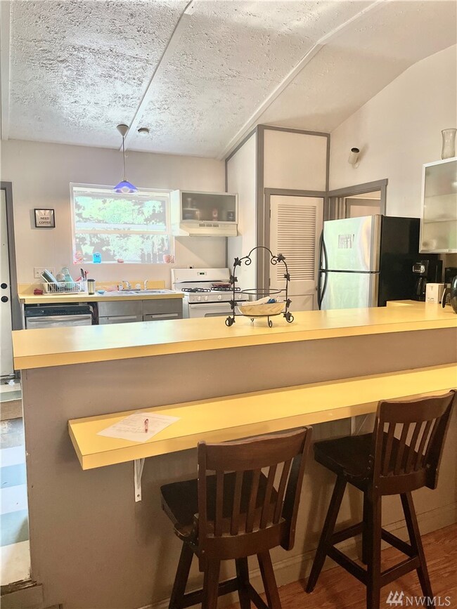 9224 Holly Dr, Everett, WA 98204 - photo 3