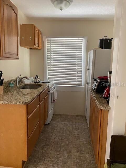 609 Oak Ave unit upstairs, Clearwater, FL 33756 - photo 5