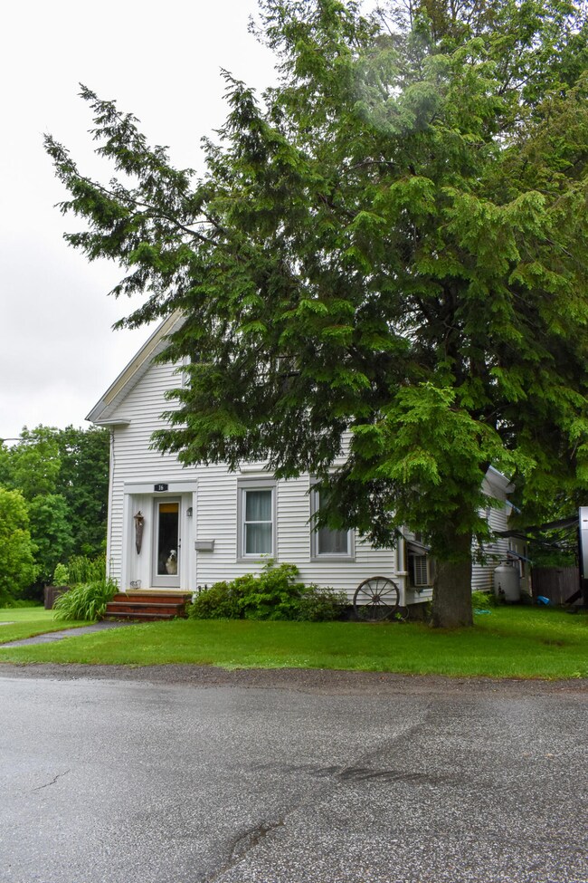 16 Highland Ave, Milo, ME 04463 - photo 5