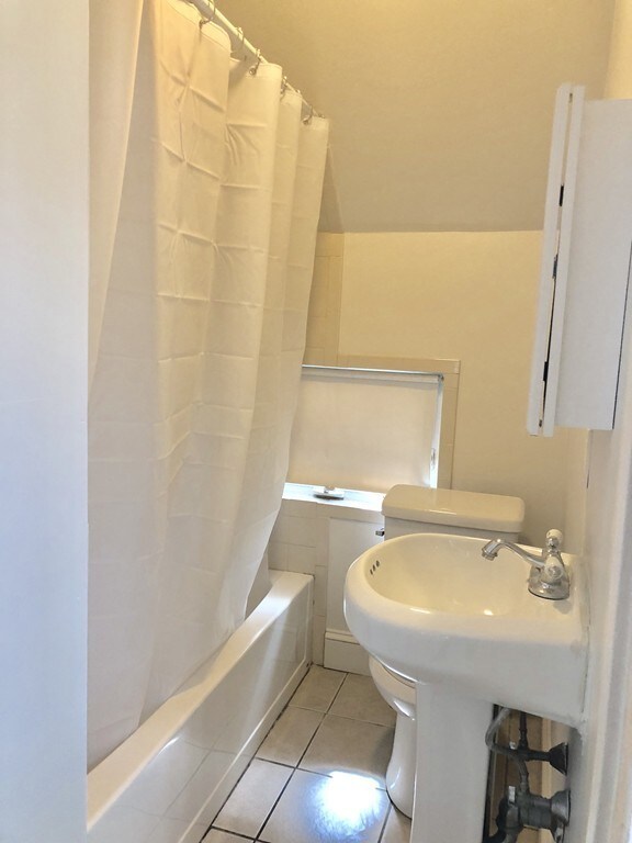 27 Astor St unit 2, Lynn, MA 01905 - photo 2