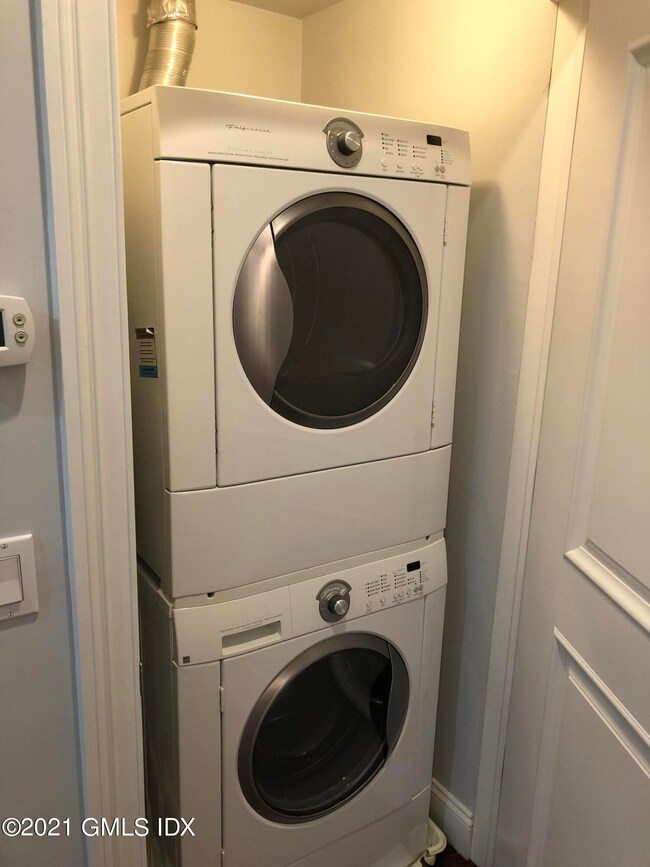 97 Bruce Park Ave unit 3B, Greenwich, CT 06830 - photo 4