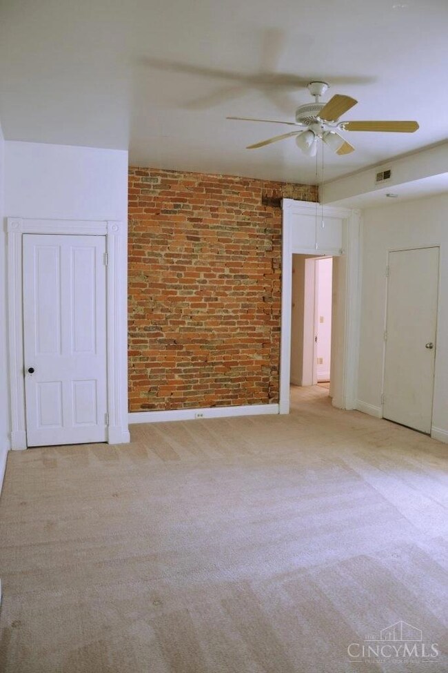 2404 W Clifton Ave, Cincinnati, OH 45219 - photo 7