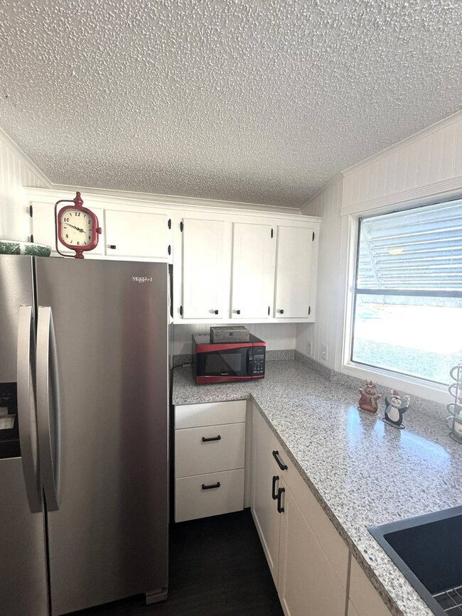 637 N Edgewater Dr, Plant City, FL 33565 - photo 5