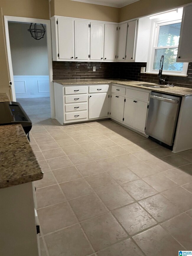 2852 7th St NE, Center Point, AL 35215 - photo 7