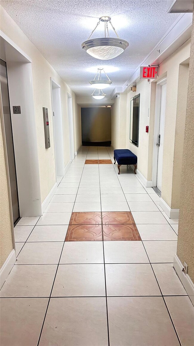 unlisted-address, Aventura, FL 33160 - photo 6
