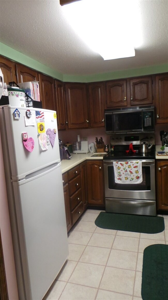 647 Bugbee St unit 4, White River Junction, VT 05001 - photo 3