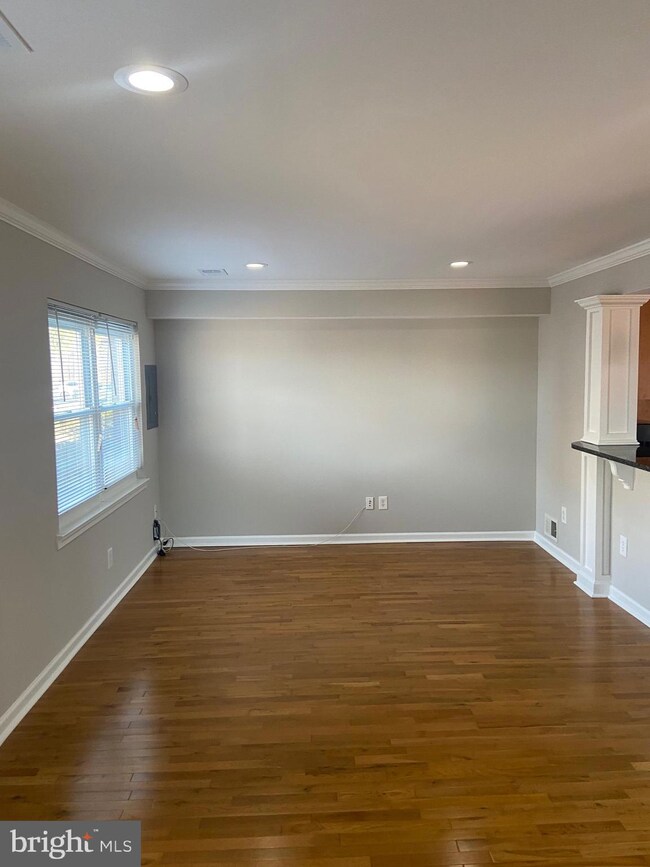 9518 Hagel Cir unit D, Lorton, VA 22079 - photo 4