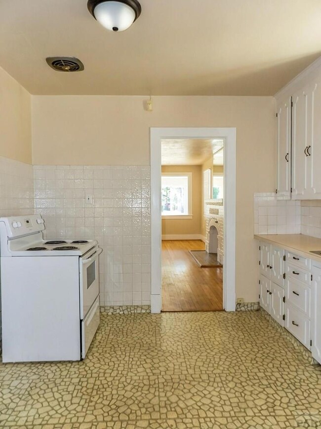 509 Tyler St, Pueblo, CO 81004 - photo 3