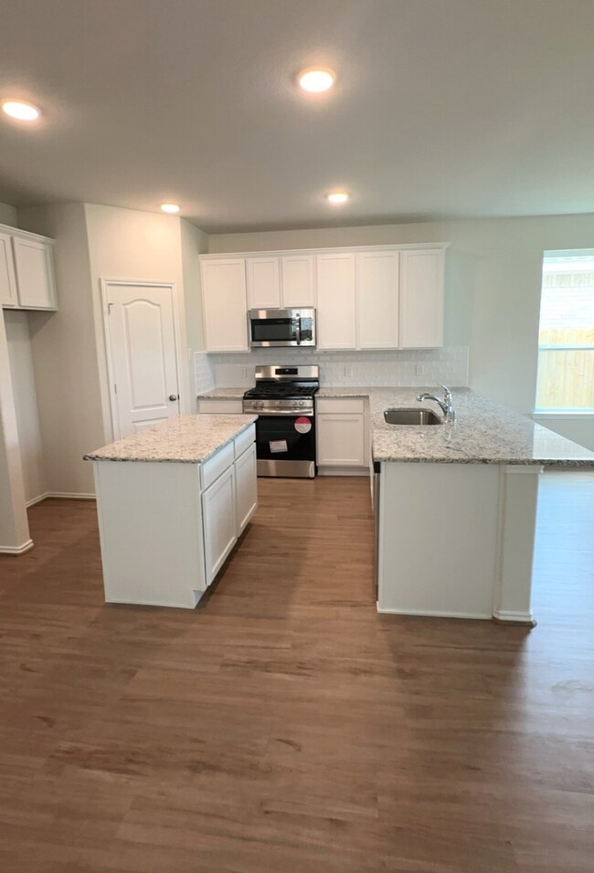 27095 Grey Fox Run, Magnolia, TX 77354 - photo 3