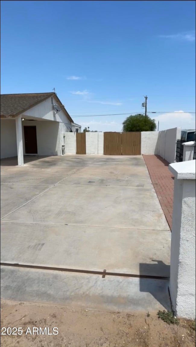 3935 N Del Monte Dr