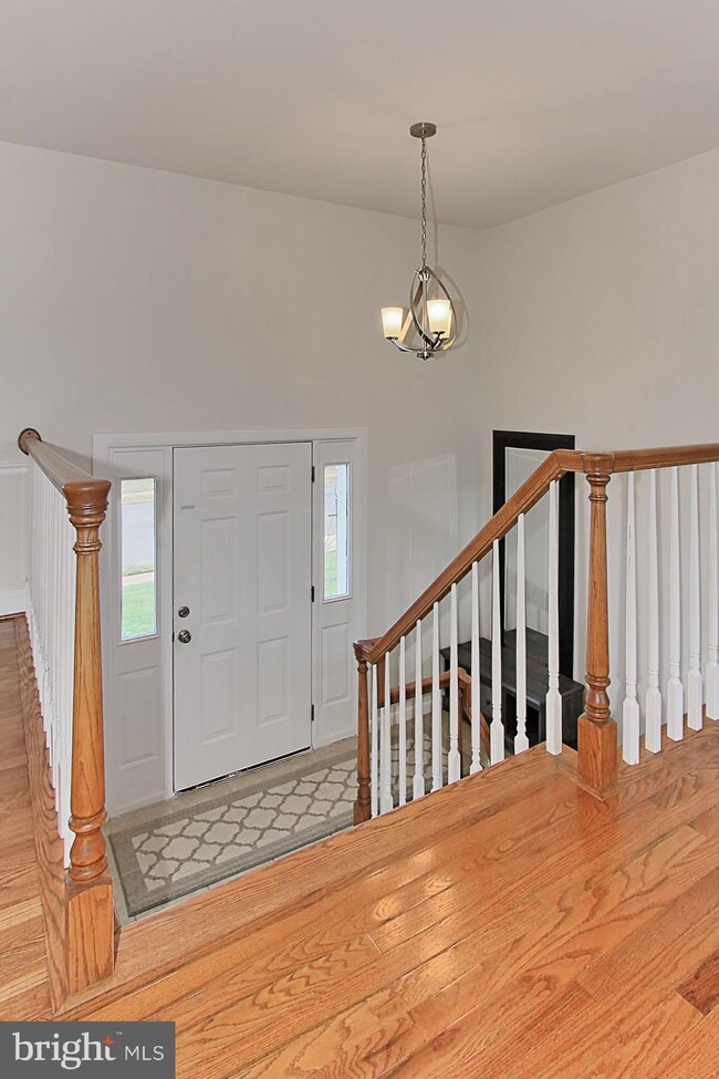 13327 Nassau Dr, Woodbridge, VA 22193 - photo 5