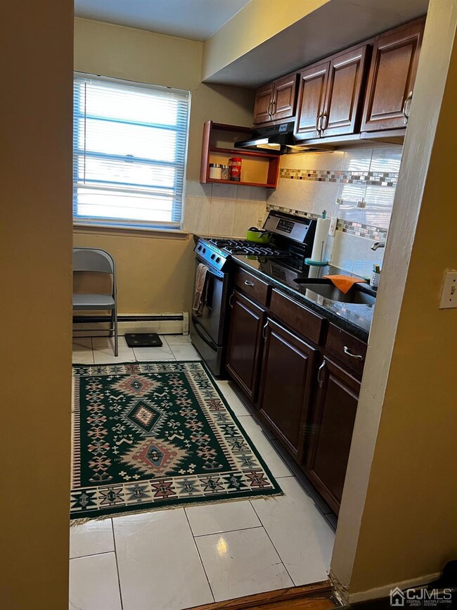 55 Gill Ln unit 39, Iselin, NJ 08830 - photo 3