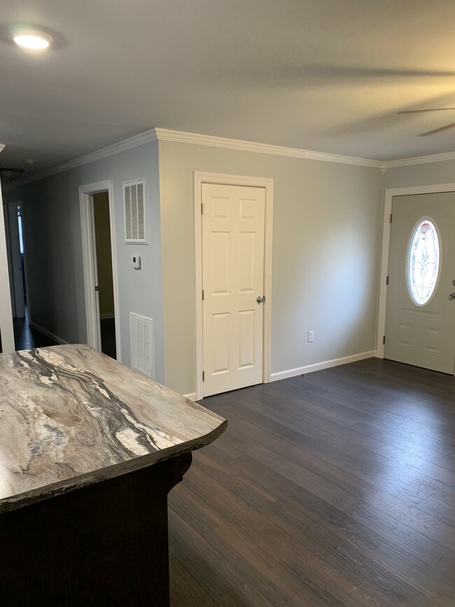 205 Ligon Dr, Shelbyville, TN 37160 - photo 5