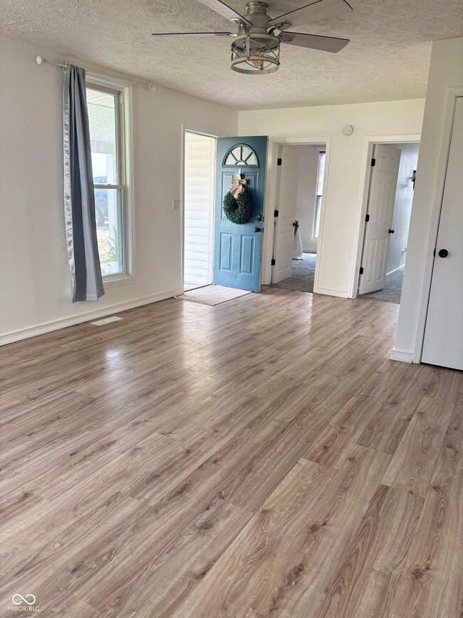 104 E Wabash St, Wingate, IN 47994 - photo 5