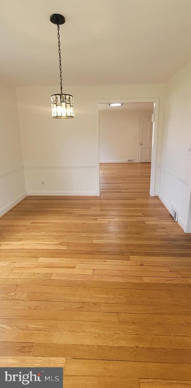 1565 Stonewood Rd, Baltimore, MD 21239 - photo 5