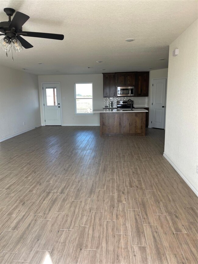 1052 Neal Rd, Azle, TX 76020 - photo 6