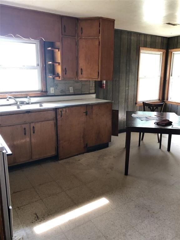 2323 Nichol Ave, Anderson, IN 46016 - photo 2