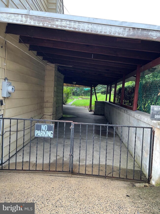 535 S 16th St, Reading, PA 19606 - photo 2