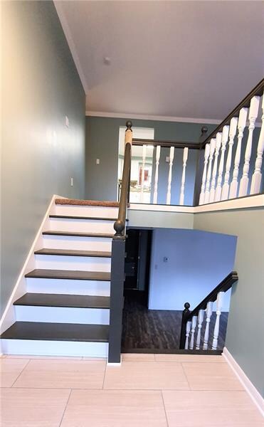 Open Entry way with its own electric heater and tw