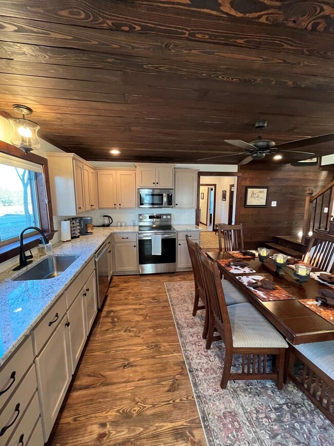 166 Short St, Forestburg, TX 76239 - photo 5