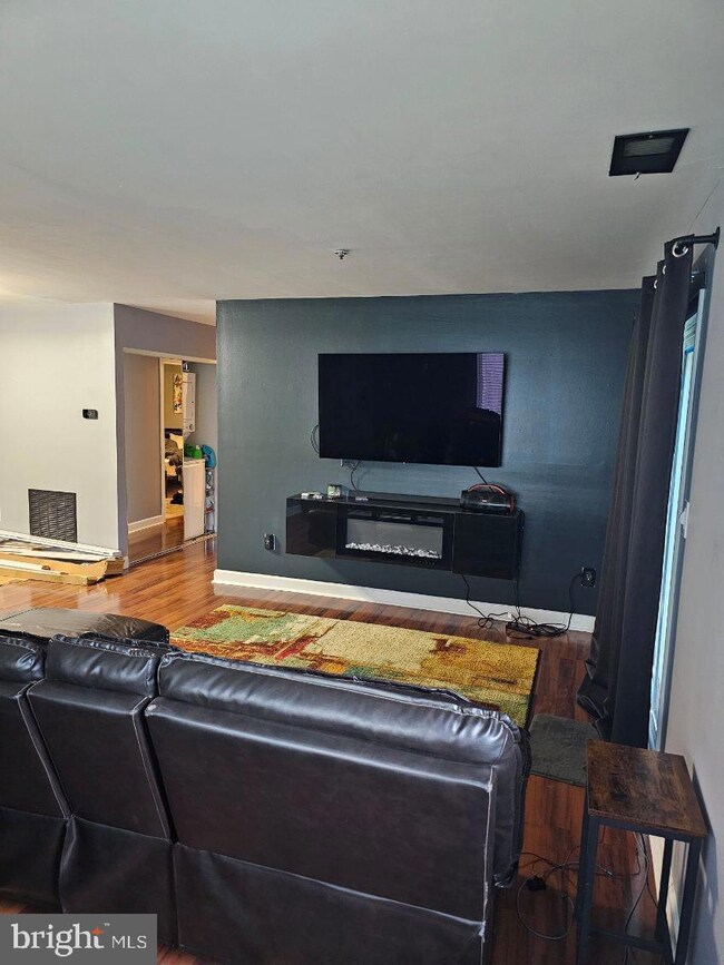 1662 Brooksquare Dr, Capitol Heights, MD 20743 - photo 3