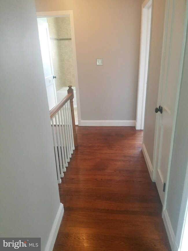 1040 Downton Rd, Halethorpe, MD 21227 - photo 7