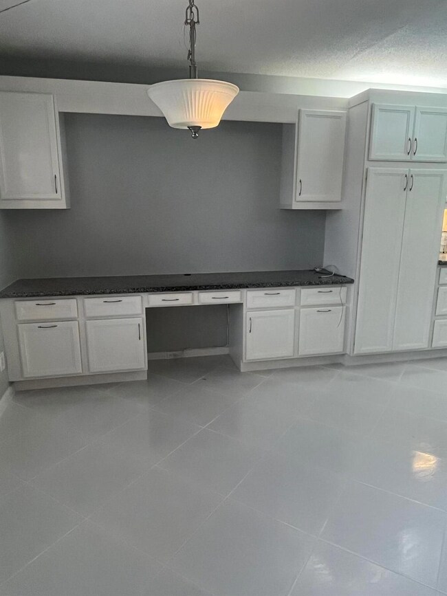 1095 Yarmouth E unit 1095, Boca Raton, FL 33434 - photo 4