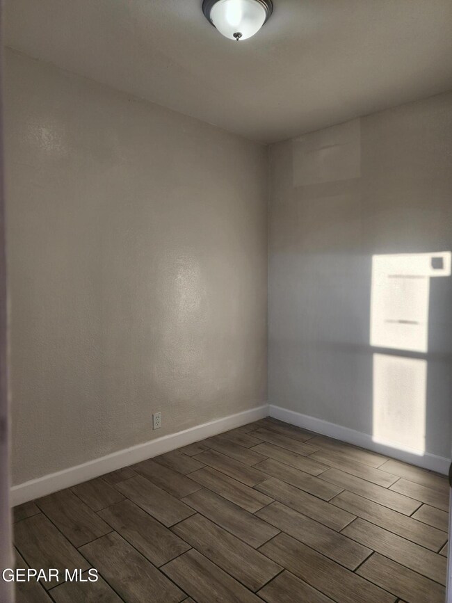 2300 Bassett Ave unit 3, El Paso, TX 79901 - photo 7