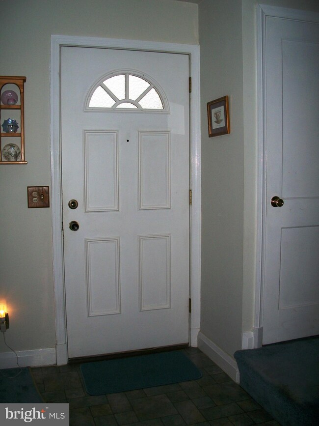 8662 Black Oak Rd, Parkville, MD 21234 - photo 5