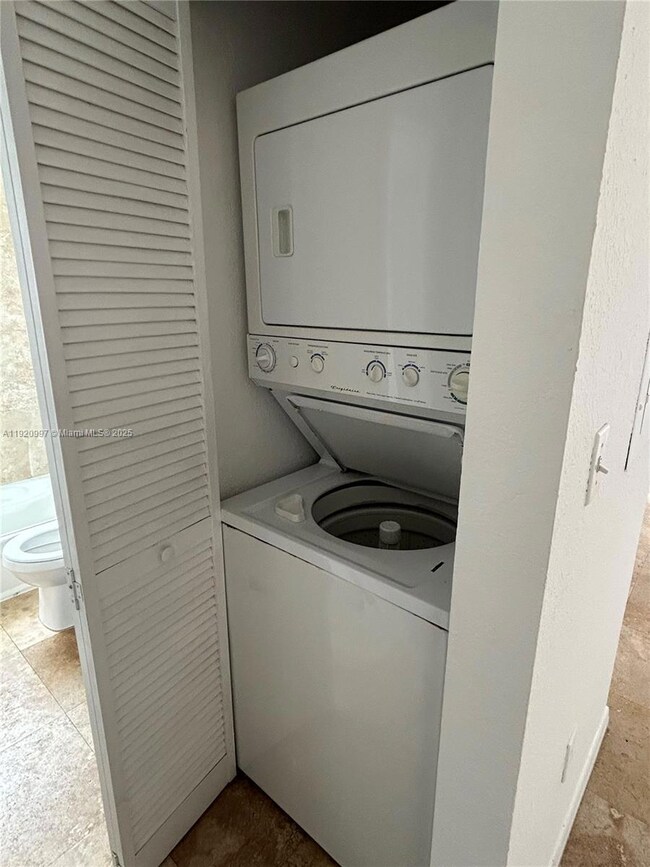 953 SW 10th St unit 11, Miami, FL 33130 - photo 7