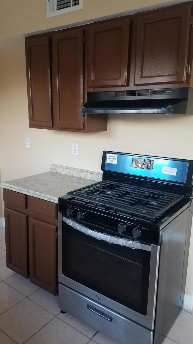 11433 Bob Mitchell Dr, El Paso, TX 79936 - photo 4