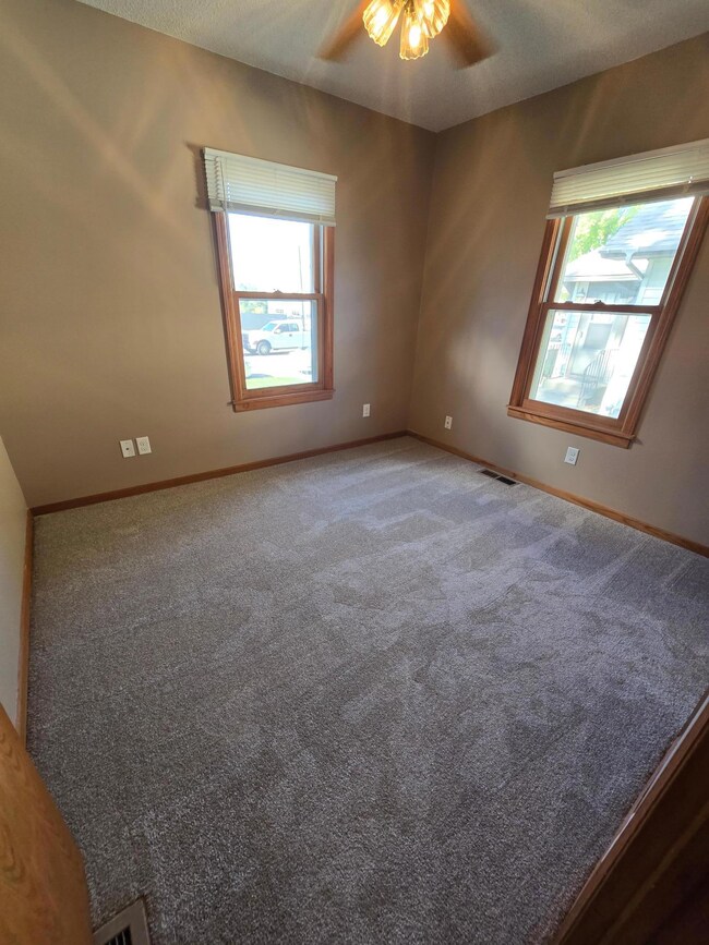 4105 4th St NE, Columbia Heights, MN 55421 - photo 7