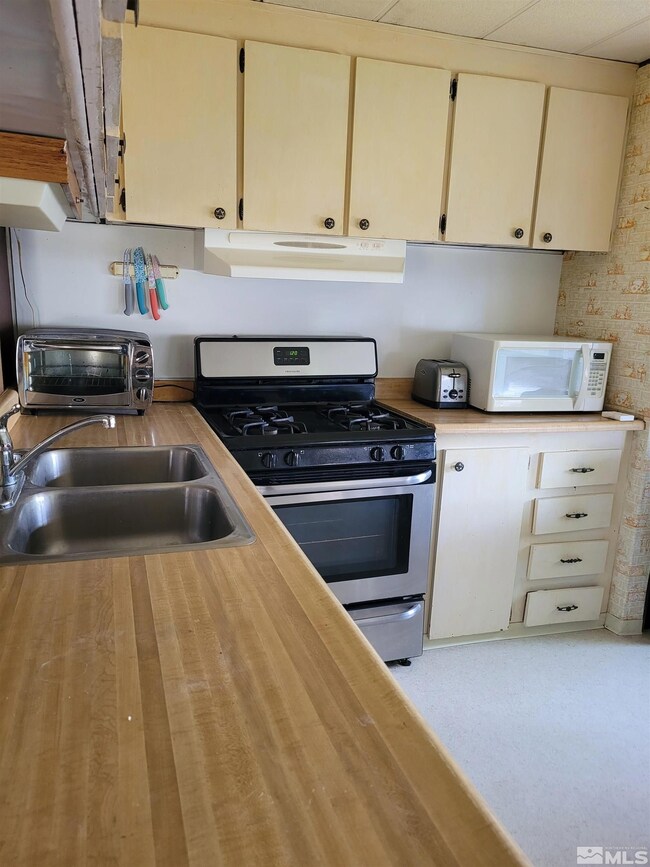 1710 Mizpah St, Winnemucca, NV 89445 - photo 7