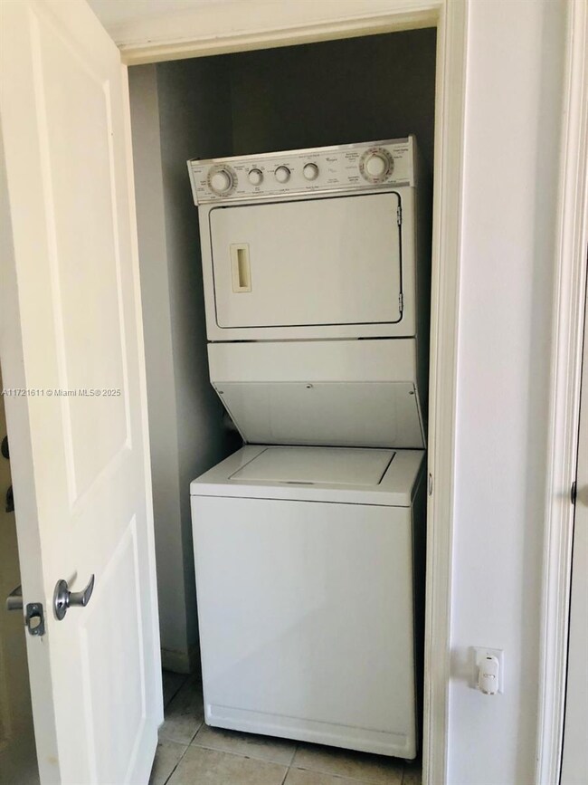 Ten Aragon Condominium unit 1008, Coral Gables, FL 33134 - photo 5