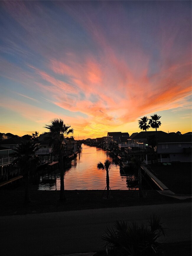 3927 Laguna Dr, Galveston, TX 77554 - photo 5