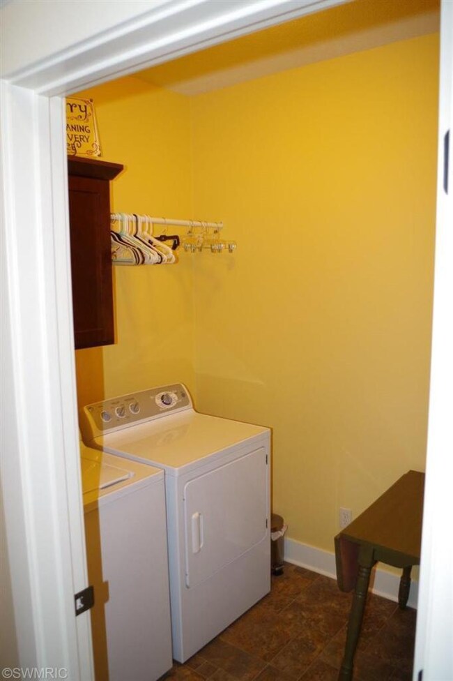 667 Braeside Dr SE unit 81, Byron Center, MI 49315 - photo 6