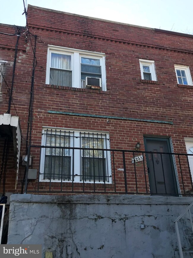 4251 Gault Place NE, Washington, DC 20019 - photo 4