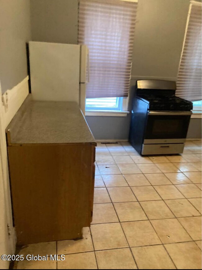 484 Hulett St, Schenectady, NY 12307 - photo 7