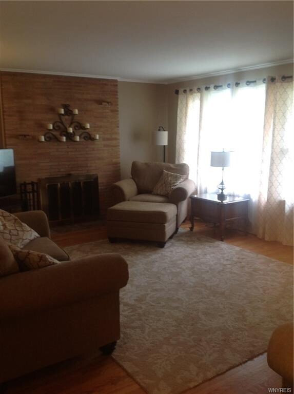 Plenty of light from Large new energy star windows