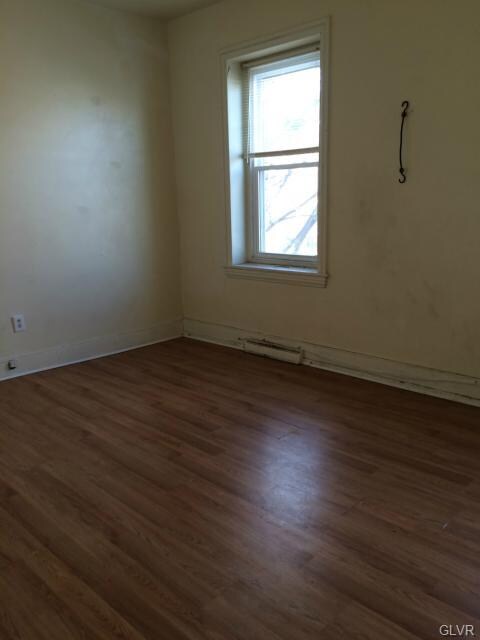 504 W Gordon St, Allentown, PA 18102 - photo 6