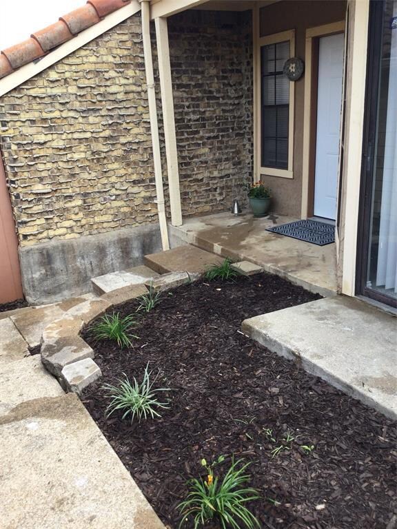 Nice sitting area right outside front door