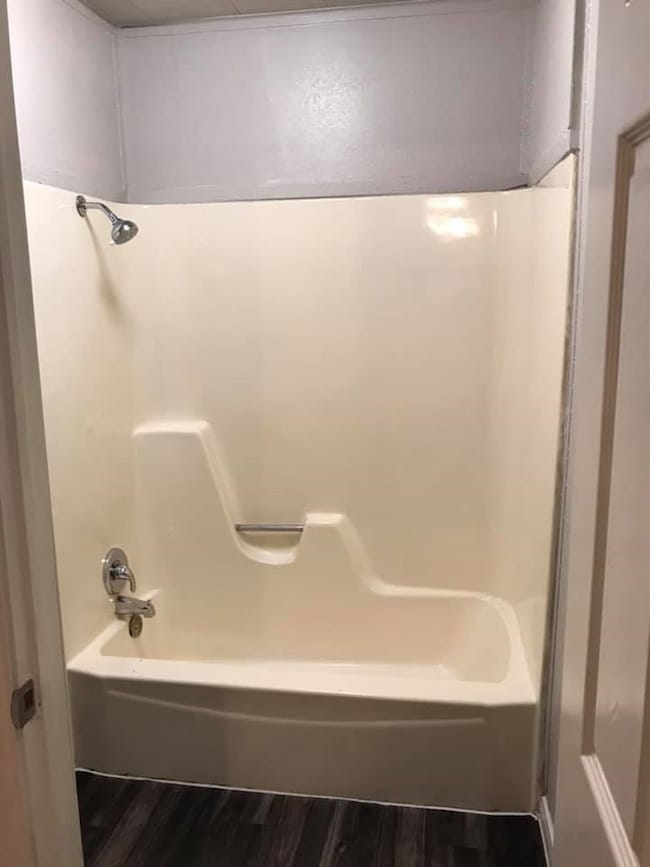 1020 1/2 N Main St unit 9, Baytown, TX 77520 - photo 5